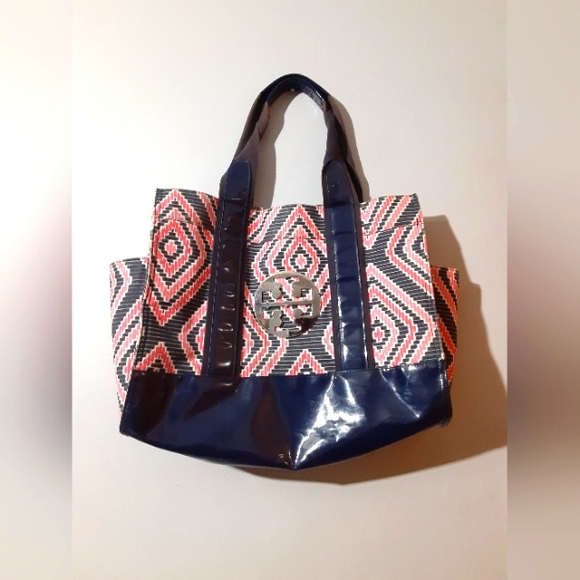 Tory Burch Stylish Blue and Pink Tote Bag Patent Leather Fabric Large Beach Vaca - Picture 1 of 9